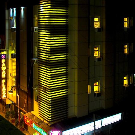 Hotel Pawan Plaza Near Sir Ganga Ram Hospital Делхи Екстериор снимка