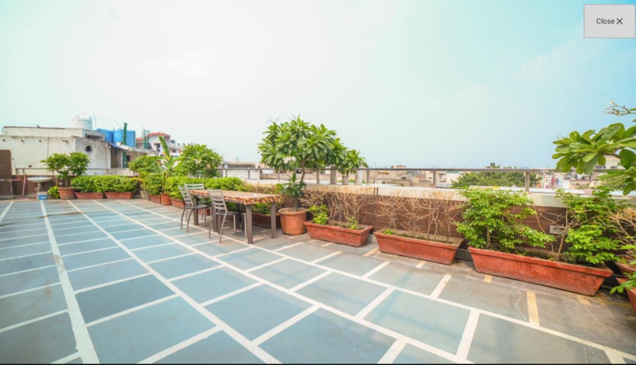 Hotel Pawan Plaza Near Sir Ganga Ram Hospital Делхи Екстериор снимка